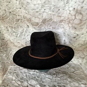 Show Me Your Mumu Black Polyester Western Style Hat w/Brown Accent.  Faux Suede